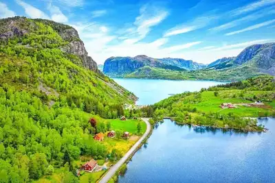 Image de Idyllic cottage located between fjords & mountains