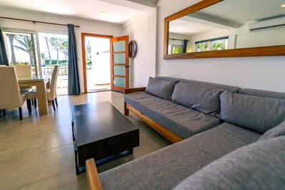 Image de Beachfront 2br Ground Floor w/ Patio • 15 Steps to Sand • Kite Beach