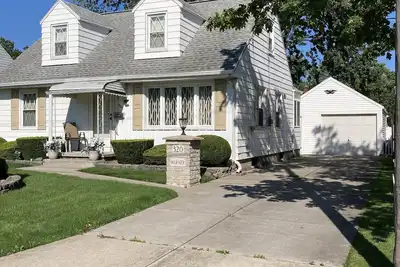 Image de Cozy Cape Cod house in beautiful Village of Lewiston, Ny near the Niagara River