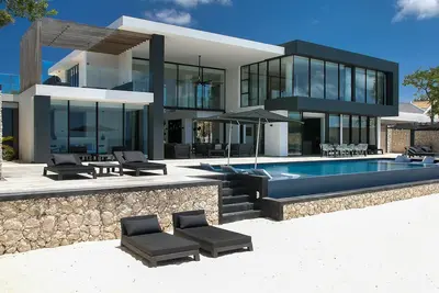Image de Private beach - Most exclusive Villa - City center