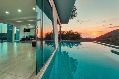 Image de Luxury Villa Las Flores w/ Private Pool, Oceanview & Concierge Services