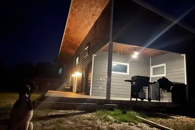 Image de Stunning Private modern Swamp home