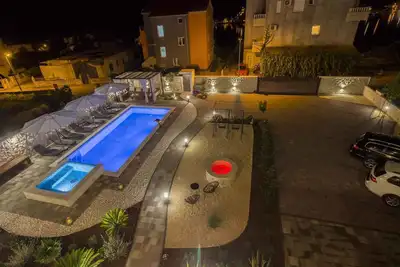 Maison de vacances avec 3 appartements de 5 à 15 personnes