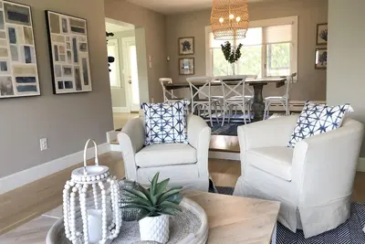 Image de Direct ocean view home steps from beach