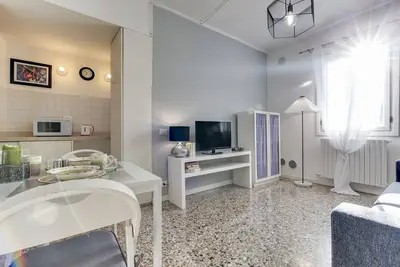 Image de Appartement moderne au deuxième étage avec Wi-Fi et machine à laver