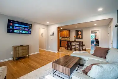 Image de Discover Your Beautiful Dream Vacation Rental at The Battery - Truist Park!