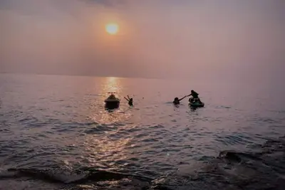 Image de Maison de plage moderne et amusante 1 Blk au lac - 3bdrm 3ba Bbq et table à feu