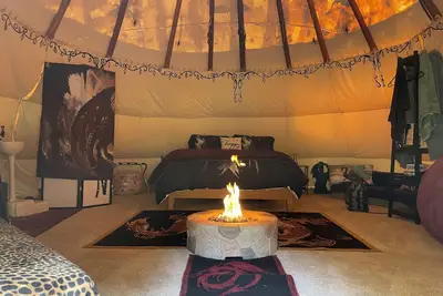 Image de It's all about dragons and glamping in the forest! ! You will not be disappointed