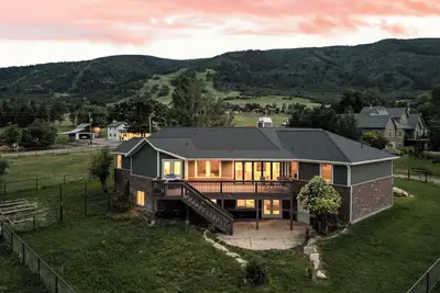 Image de Family Gathering Home 2 Minutes from Nordic Valley Ski Resort