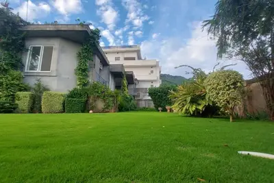 Image de Serene Escape - Luxury Hilltop Vacation Home (C-12)