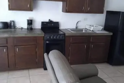 Image de The beach is our back yard Apt #4a