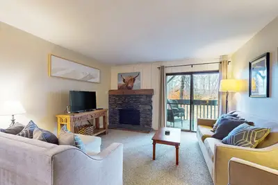 Image de Secluded ski condo near Killington with fast WiFi, shared outdoor pool, & tennis