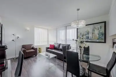 Image de High Floor Bay Street 1 Bedroom 1 Bathroom City View condo (Sleeps 4) w. Balcony