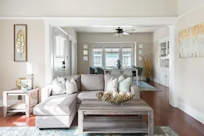 Image de Bright, Family-Friendly Home, Great Beds, between Disneyland & Universal Studios