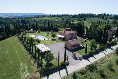 Villa with private pool between Pisa and Volterra