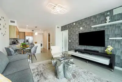 Image de One Bedroom Condo King Bed With City Views