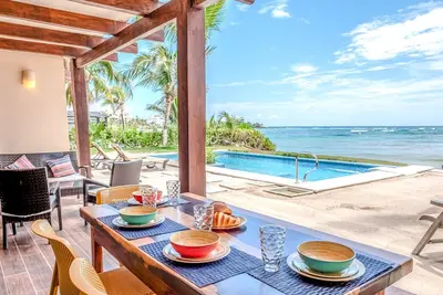 Image de Beautiful beach level condo, perfect for a family, pool access, WiFi, Ac!