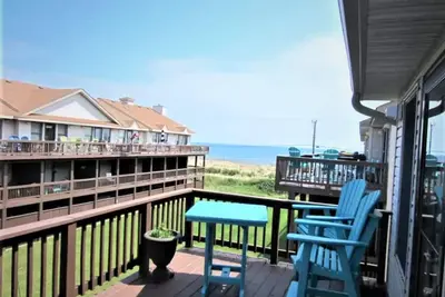Image de Ocean View End-Unit Townhome | Steps to Beach | Pool, Bikes & More