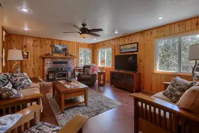 Image de Yosemite Corner w New game room/Hot Tub/Ev & more!