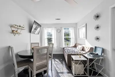 Image de Modern 3bd/2ba Suite with Full Gym & Large Patio!