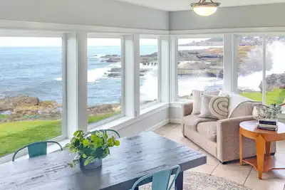 Image de Oceanfront Main floor Duplex in the heart of Yachats