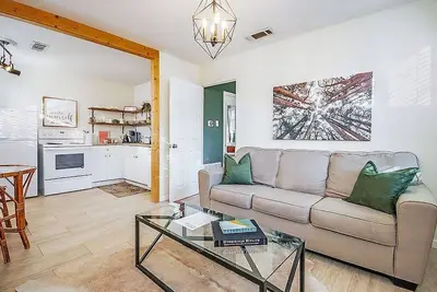 Image de The Pine Cottage - Walking Distance to Campus