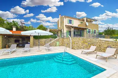 Image de Villa 2129/44901 (Istria - Motovun), 30000m from the beach