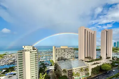 Image de 2-Bedroom Ocean View, Perfect Location In Wakiki