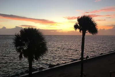 Image de \"Sunrise Oasis\"-  Amazing Ocean Views