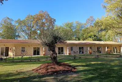 Image de Gîte 2/4 personnes avec jardinet et piscine commune