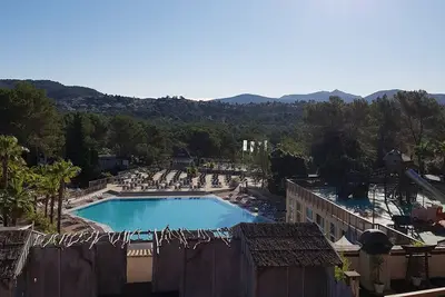 Image de Bungalow dans camping 5 étoiles, Fréjus, Piscine, jacuzzy