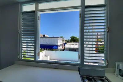 Image de Pool Side Apartment - 5 minute walk to Isla Verde beach!
