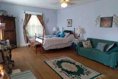 Image de Bougainvillea Bed & Breakfast in the Heart of Wausau! !