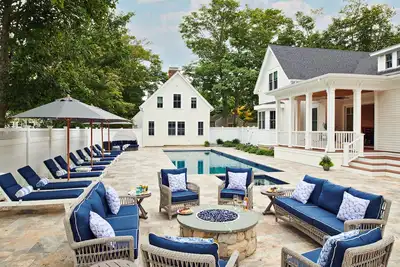 Image de Downtown Chatham Luxury 9 Br Home with Heated Pool. Pets welcome!