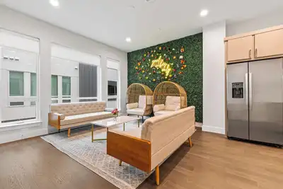 Image de Modern and Unique Game House with Rooftop Terrace