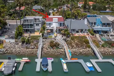 Image de Carlsbad 3br 2. 5bath Private Dock Remodel Condo