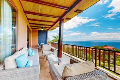 Image de Gorgeous Condo with Shared Pool, Central Ac, Ocean View, & Spacious Balcony