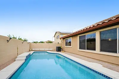 Image de Family Home W/ Private Pool, Gas Grill, Enclosed Yard, Fast WiFi & Central Ac