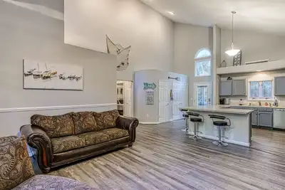 Image de Dog-Friendly Home with Free WiFi, Central Ac, Firepit, & Furnished Deck