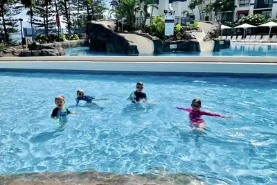 Image de Calypso Resort, Sleeps 8, Coolangatta Beach! Family Beachfront Apartment!