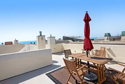 Oceanview home with rooftop deck and game room - dog-friendly
