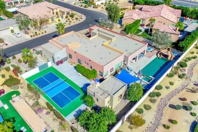 The Masterpiece- Half Acre-8br-5. 5ba