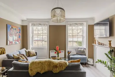 Image de Impeccable 4-Bed Apartment in Bath
