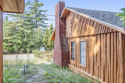 Two Dog-Friendly Guest Cottages with High-Speed WiFi and Private Beach Frontage