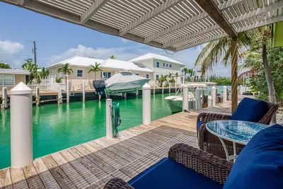 Image de Waterfront Home w/ Private Dock, Outdoor Shower & Home Office - Dog-Friendly