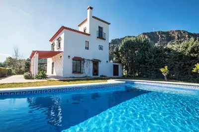 Image de Villa \"Caminito del Rey\" avec vue sur les montagnes, piscine, jardin, climatisation et Wi-Fi