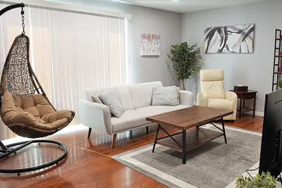 Image de Entire Spacious home 3bd/2ba in the heart of the Bay Area
