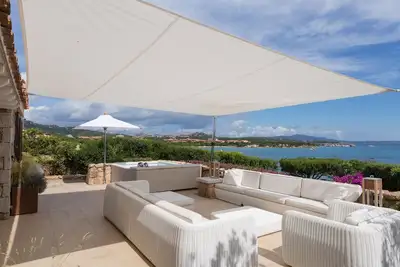 Image de Penthouse villa, on the beach, hydromassage bathtub, modern, housekeeper, Wi-Fi
