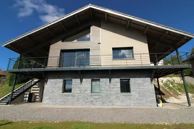 Image de Chalet à La Bresse avec cheminée et garage