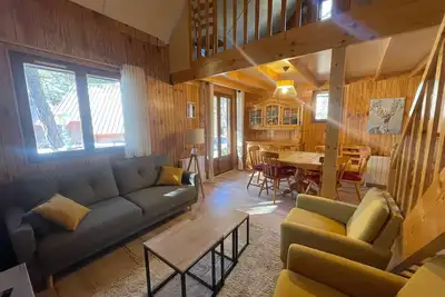 Image de Grand Chalet entre Barcelonnette et Praloup, 3 Chambres, Terrasse Ombragée, Accès Navette et Golf